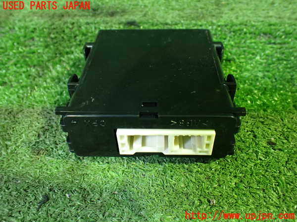 1UPJ-9231576150]ノア(ヴォクシー)(MZRA90W)コンピューター5 (ワイパーリレー) 中古_2