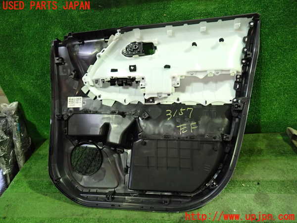 1UPJ-9231571264]ノア(ヴォクシー)(MZRA90W)左前ドア内張り 中古_4
