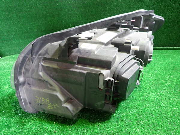1UPJ-9231581130]BMW X1 E84(VL25)右ヘッドライト HID 中古_4