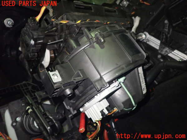 1UPJ-9231586081]BMW X1 E84(VL25)エバポレーター1 中古_3