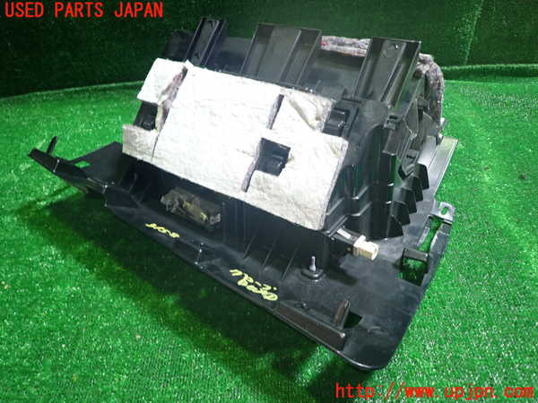 1UPJ-9231587516]BMW X1 E84(VL25)グローブボックス1 中古_2