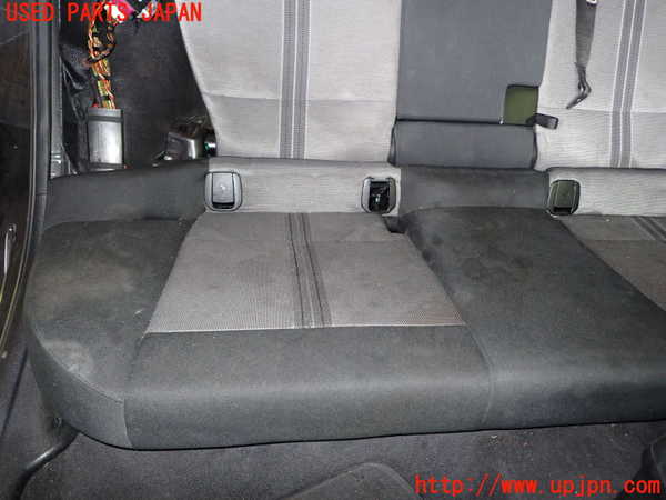 1UPJ-9231587385]BMW X1 E84(VL25)リアシート 中古_3