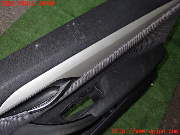 1UPJ-9231581234]BMW X1 E84(VL25)右前ドア内張り 中古_4