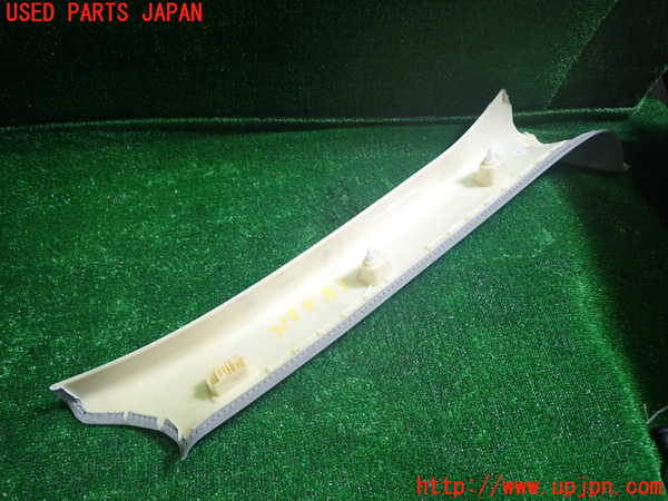 1UPJ-9231587660]BMW X1 E84(VL25)左フロントピラートリム 中古_4