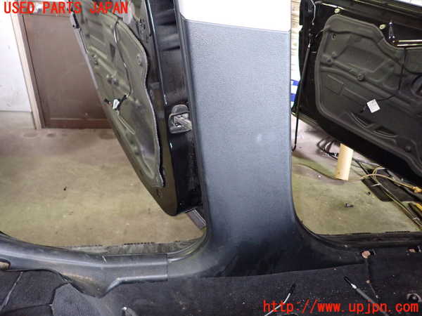 1UPJ-9231587670]BMW X1 E84(VL25)左センターピラートリム 中古_3