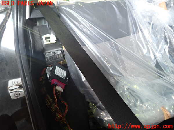 1UPJ-9231587155]BMW X1 E84(VL25)右2列目シートベルト 中古_2
