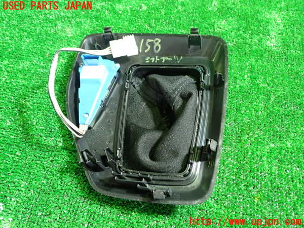 1UPJ-9231587575]BMW X1 E84(VL25)シフトブーツ 中古_2