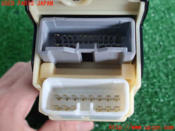 2UPJ-9231596240]クラウン エステート(JZS171W)右前パワーウィンドウスイッチ 中古_3