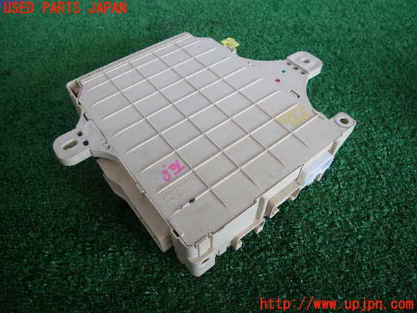 2UPJ-9231596741]クラウン エステート(JZS171W)ヒューズボックス1 中古_2