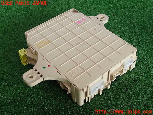 2UPJ-9231596742]クラウン エステート(JZS171W)ヒューズボックス2 中古_2