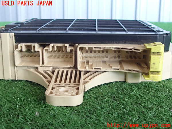2UPJ-9231596742]クラウン エステート(JZS171W)ヒューズボックス2 中古_5