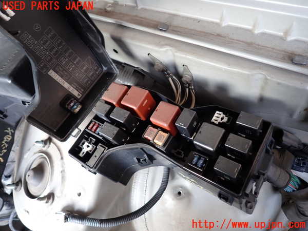 2UPJ-9231596743]クラウン エステート(JZS171W)ヒューズボックス3 中古_3