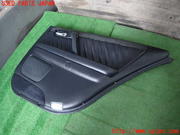2UPJ-9231591294]クラウン エステート(JZS171W)右後ドア内張り 中古_2