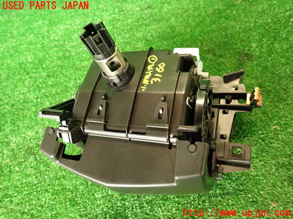 2UPJ-9231607841]キャデラック・SRX クロスオーバー(T166C-)小物入れ1 中古_5