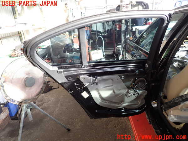 2UPJ-9231631320]BMW 320d(3D20)左後ドア (43R-001735) 中古 (F30)_2
