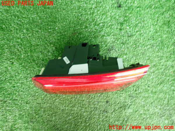 2UPJ-9231631550]BMW 320d(3D20)右リアフィニッシャー 中古 (F30)_2