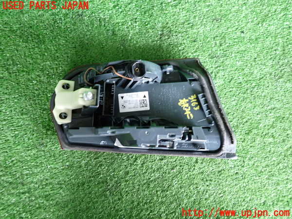 2UPJ-9231631550]BMW 320d(3D20)右リアフィニッシャー 中古 (F30)_3