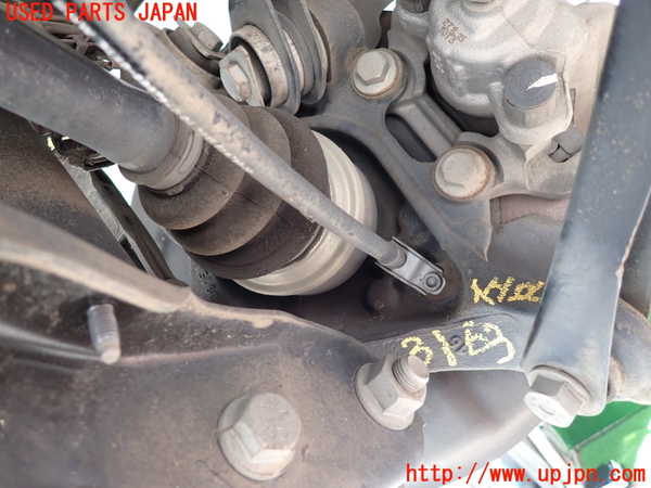 2UPJ-9231634305]BMW 320d(3D20)左リアナックルハブ 中古 (F30)_2