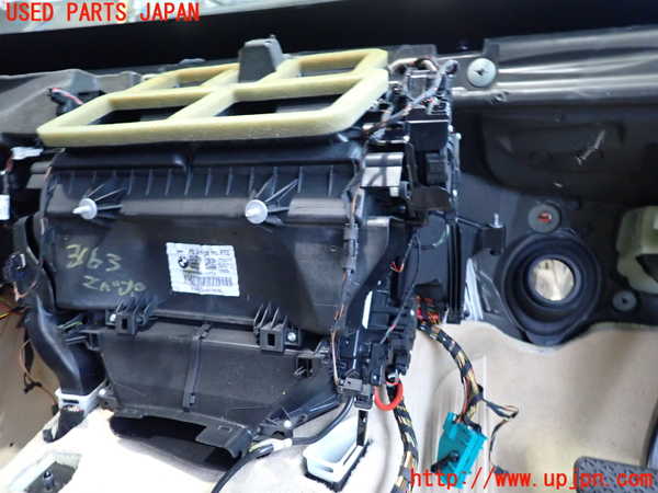2UPJ-9231636081]BMW 320d(3D20)エバポレーター1 中古 (F30)_2