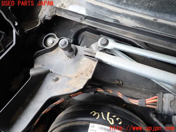 2UPJ-9231636770]BMW 320d(3D20)フロントワイパーモーター 中古 (F30)_3