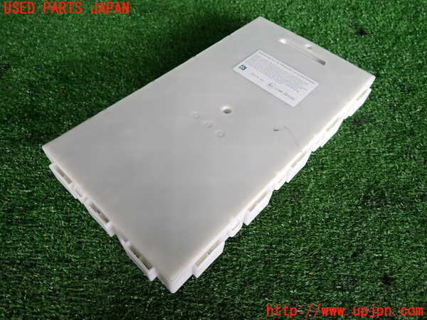 2UPJ-9231636146]BMW 320d(3D20)コンピューター1 中古 (F30)_2