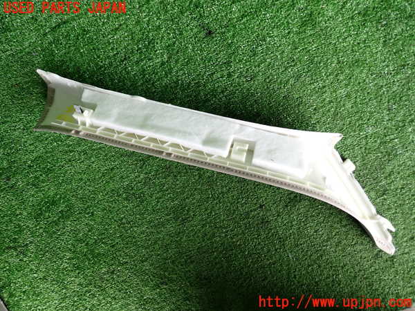 2UPJ-9231637660]BMW 320d(3D20)左フロントピラートリム 中古 (F30)_4