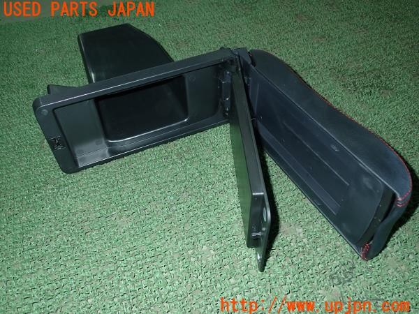 3UPJ=9231640652]プジョー 2008 GTライン(A94HN01)アームレスト センターコンソールカバー ひじ掛け 中古_3