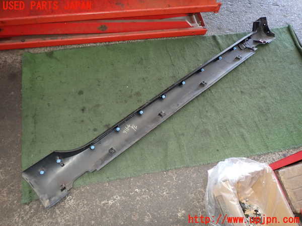 2UPJ-9231641392]プジョー・2008(A94HN01)左サイドステップ 中古_4