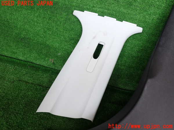2UPJ-9231647665]プジョー・2008(A94HN01)右センターピラートリム 中古_2