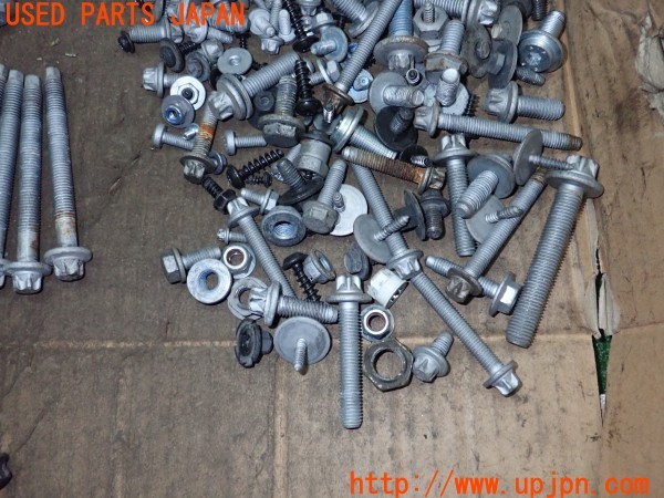 3UPJ=9231660720]ベンツ B180(246242 W246)ネジ・ナット・ステー類 セット ジャンク_5