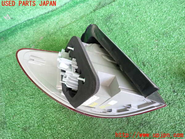 2UPJ-9231661530]ベンツ B180(246242)(246)右テールランプ 中古_3