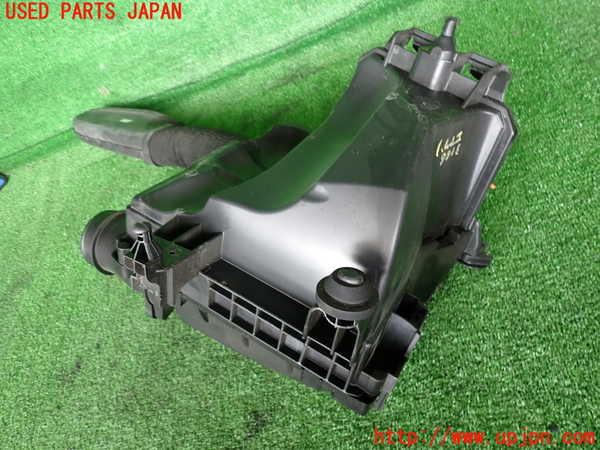 2UPJ-9231662560]ベンツ B180(246242)(246)エアクリーナーボックス 中古_3