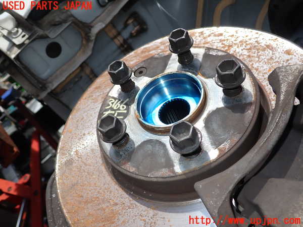 2UPJ-9231664290]ベンツ B180(246242)(246)右フロントナックルハブ 中古_2