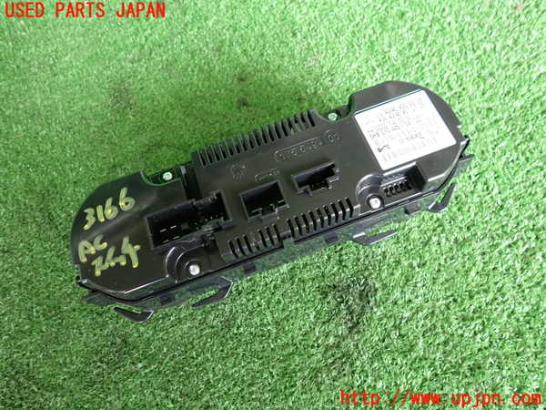 2UPJ-9231666066]ベンツ B180(246242)(246)エアコンスイッチ1 中古_2
