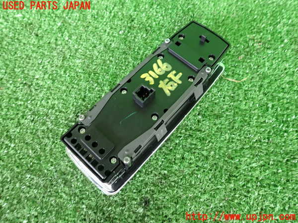 2UPJ-9231666240]ベンツ B180(246242)(246)右前パワーウィンドウスイッチ 中古_2
