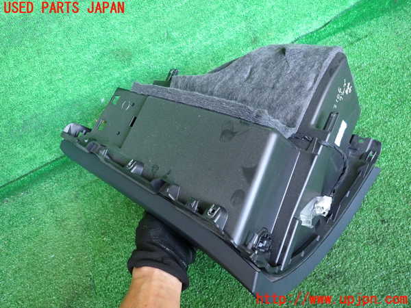2UPJ-9231667516]ベンツ B180(246242)(246)グローブボックス1 中古_2