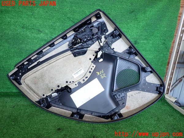 2UPJ-9231661294]ベンツ B180(246242)(246)右後ドア内張り 中古_3