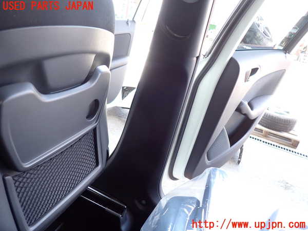 2UPJ-9231667665]ベンツ B180(246242)(246)右センターピラートリム 中古_3