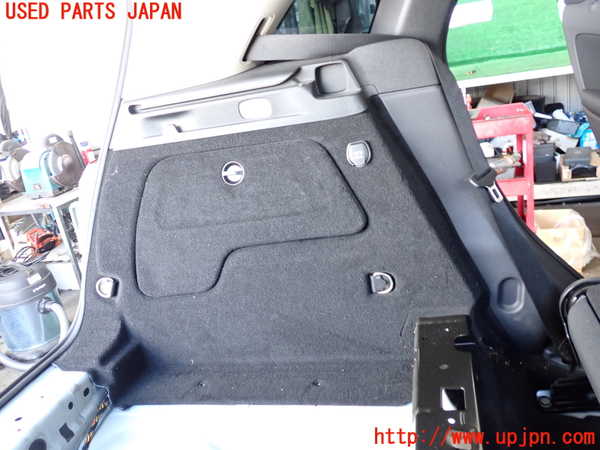 2UPJ-9231667680]ベンツ B180(246242)(246)左リアピラートリム 中古_3