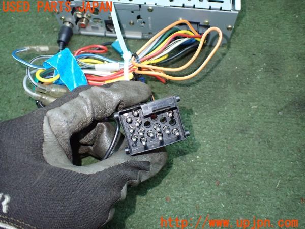 3UPJ=9231670518]BMW 320i(AV22 E46)前期 JVC KD-M515-B MDプレーヤー 中古_3