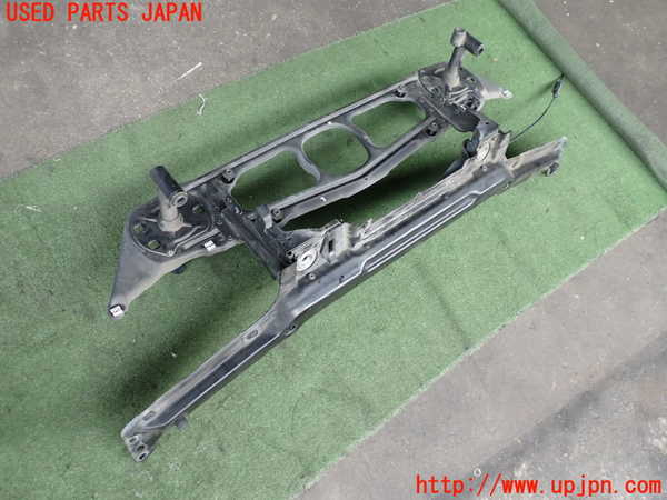 2UPJ-9231671041]BMW 320i(AV22)コアサポート 中古  E46_2