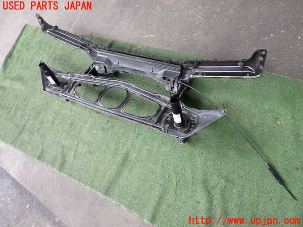 2UPJ-9231671041]BMW 320i(AV22)コアサポート 中古  E46_3