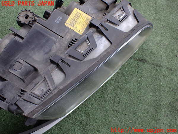 2UPJ-9231671130]BMW 320i(AV22)右ヘッドライト ハロゲン 中古  E46_3