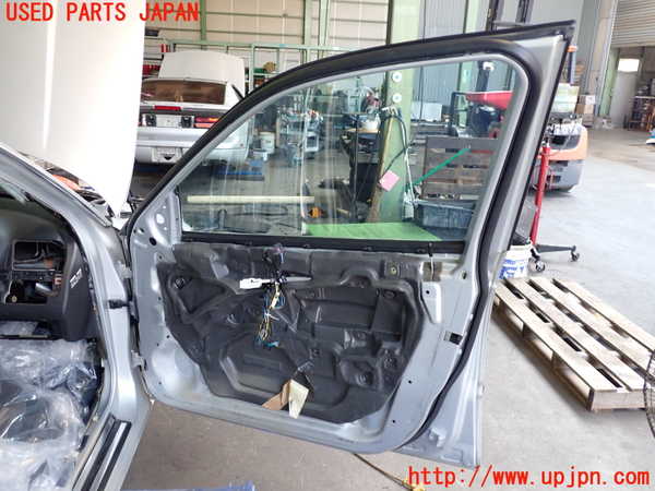 2UPJ-9231671230]BMW 320i(AV22)右前ドア 中古  E46_5