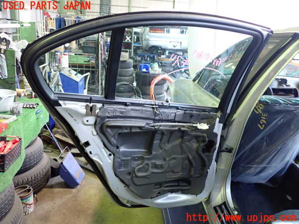 2UPJ-9231671320]BMW 320i(AV22)左後ドア ジャンク品 中古  E46_5