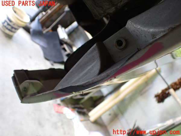 2UPJ-9231671610]BMW 320i(AV22)リアバンパー ジャンク品 中古  E46_3