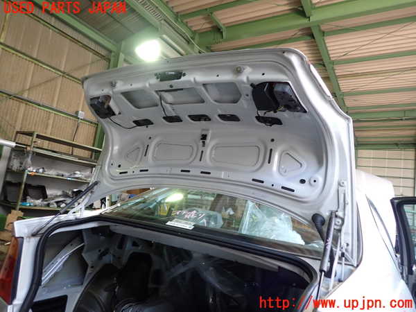 2UPJ-9231671500]BMW 320i(AV22)トランク 中古  E46_4