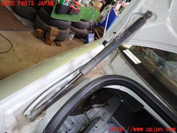 2UPJ-9231671506]BMW 320i(AV22)トランクダンパー 中古  E46_2