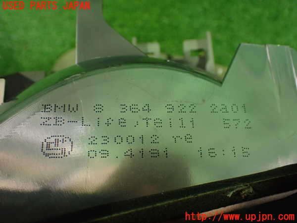 2UPJ-9231671530]BMW 320i(AV22)右テールランプ 中古  E46_3