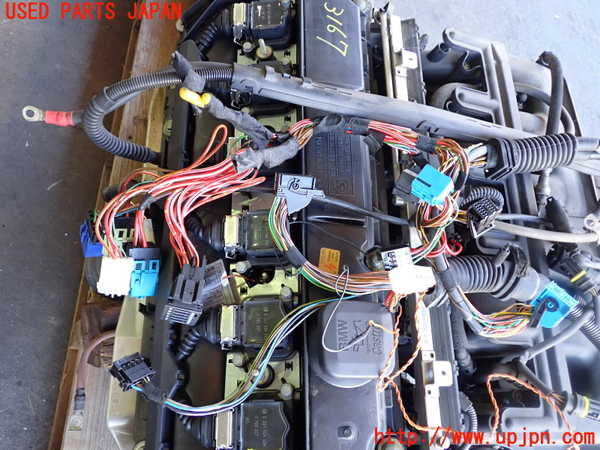 2UPJ-9231672010]BMW 320i(AV22)エンジン 22 6S 中古  E46_4